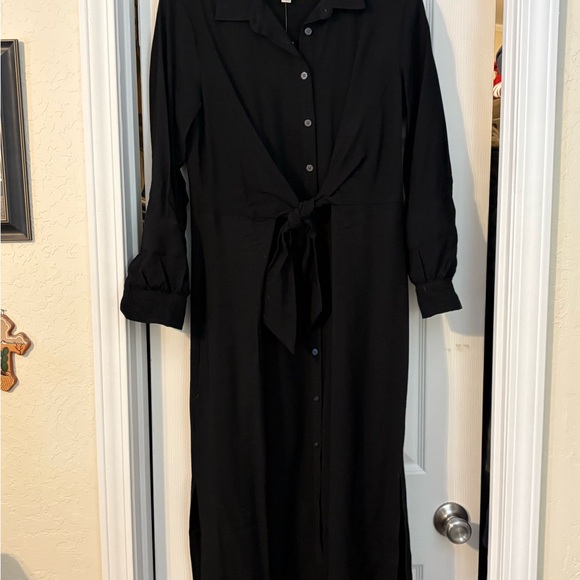 A women’s size 4 belted midi shirt dress. - Picture 3 of 7